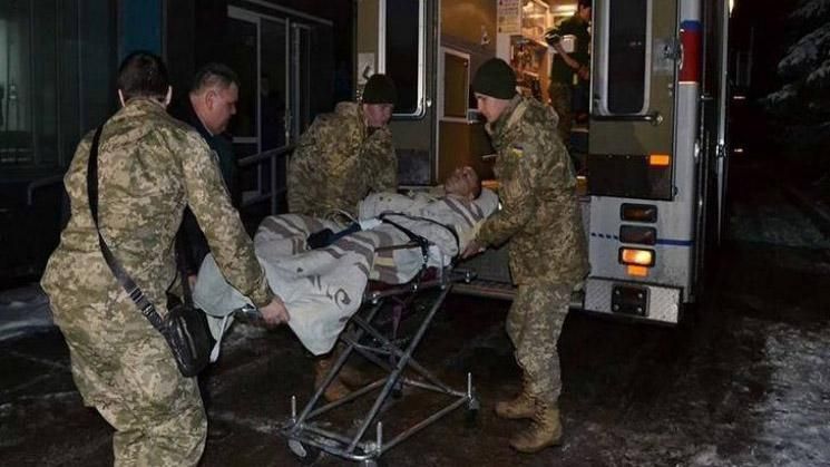 Боевики из артиллерии обстреляли украинских защитников, есть раненые