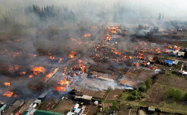 Россию охватил масштабный пожар: есть погибшие, сгорели более сотни домов Россию охватил масштабный пожар: есть погибшие, сгорели более сотни домов