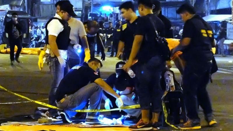 В столице Индонезии прогремел теракт: появилось видео