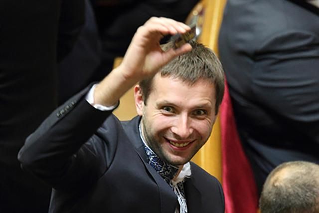 Парасюк совершил неслыханную выходку за рулем автомобиля: в сети назревает волна возмущения Парасюк совершил неслыханную выходку за рулем автомобиля: в сети назревает волна возмущения