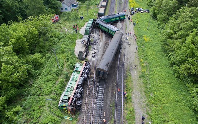 Столкновение поездов в Хмельницкой области: стало известно, что с пассажирами