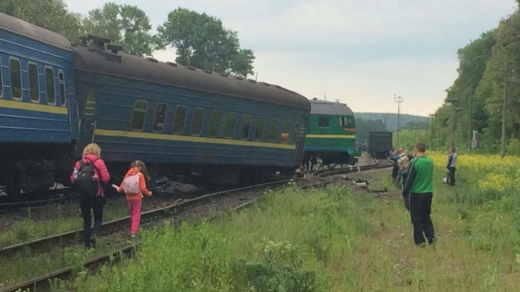 "Укрзализныця" назвала виновных в резонансной аварии поездов в Хмельницкой области
