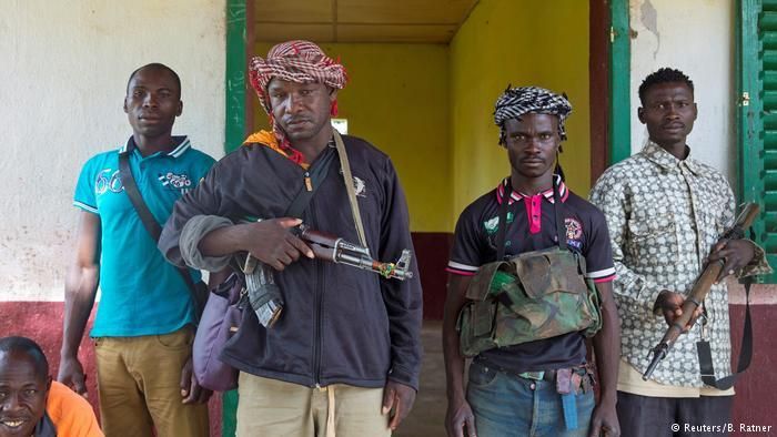 Сотні жертв та поранених в ЦАР через зіткнення християнських та ісламських бойовиків
Сотні жертв та поранених в ЦАР через зіткнення християнських та ісламських бойовиків