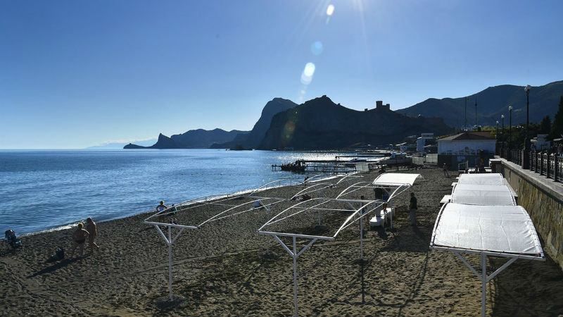 Курортний несезон: в мережі показали фото пляжів в окупованому Судаку Курортний несезон: в мережі показали фото пляжів в окупованому Судаку