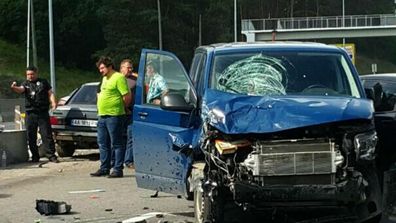 Смертельна ДТП під Києвом: опублікували моторошні фото аварії (18+)