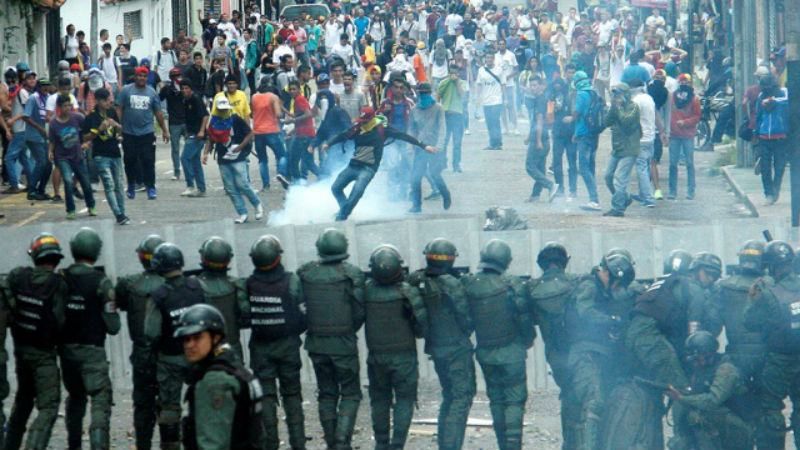 У Венесуелі 250 людей постраждали під час акцій протесту