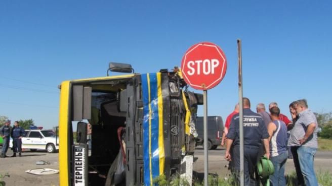 Маршрутка зіткнулась з мікроавтобусом на Запоріжжі, постраждало понад 30 людей