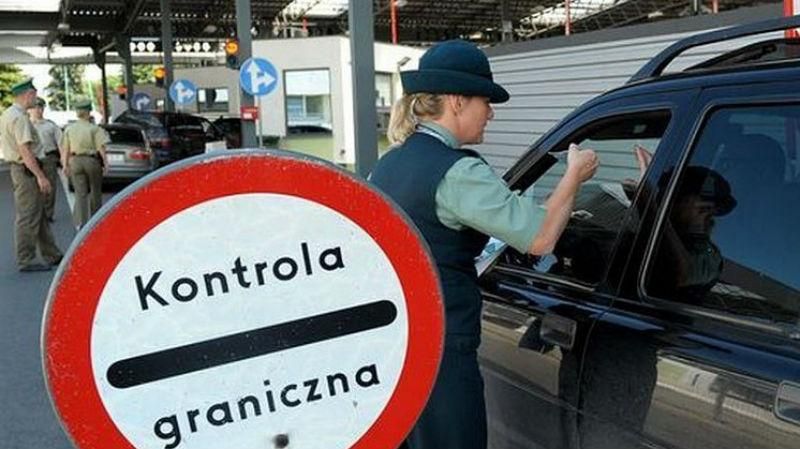 Несмотря на безвиз. В МИД пояснили, когда украинцев могут не впустить в Европу Несмотря на безвиз. В МИД пояснили, когда украинцев могут не впустить в Европу