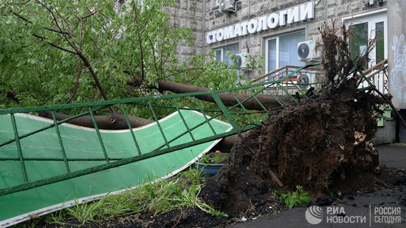 Страшний ураган у Москві вбив вже 16 людей