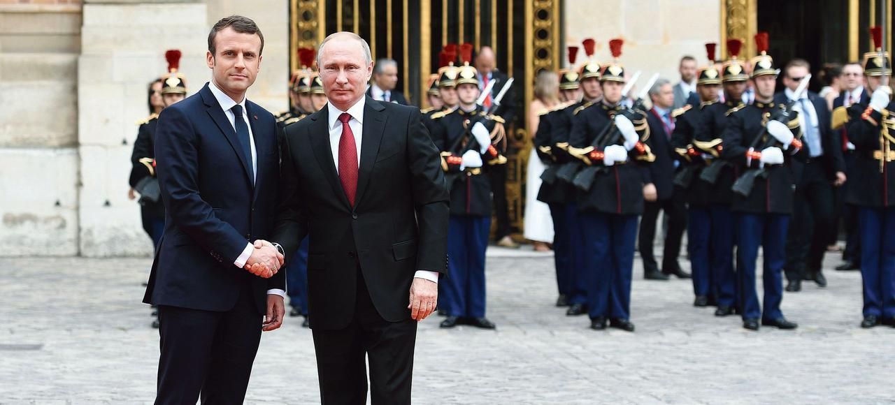 Встреча с Путиным была нужна Макрону для укрепления своих позиций, – Le Figaro