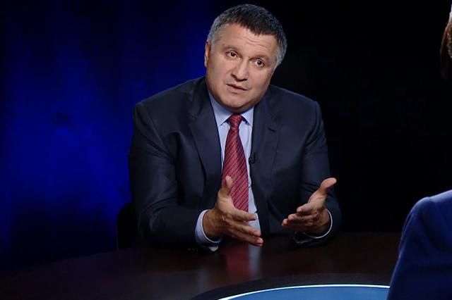 Аваков пригрозил расстрелом полицейским за ДТП на новых авто Аваков пригрозил расстрелом полицейским за ДТП на новых авто