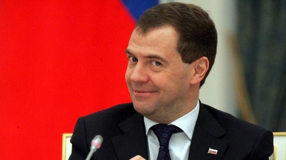 Російський суд відмовився викликати на допит Медведєва за позовом до Навального