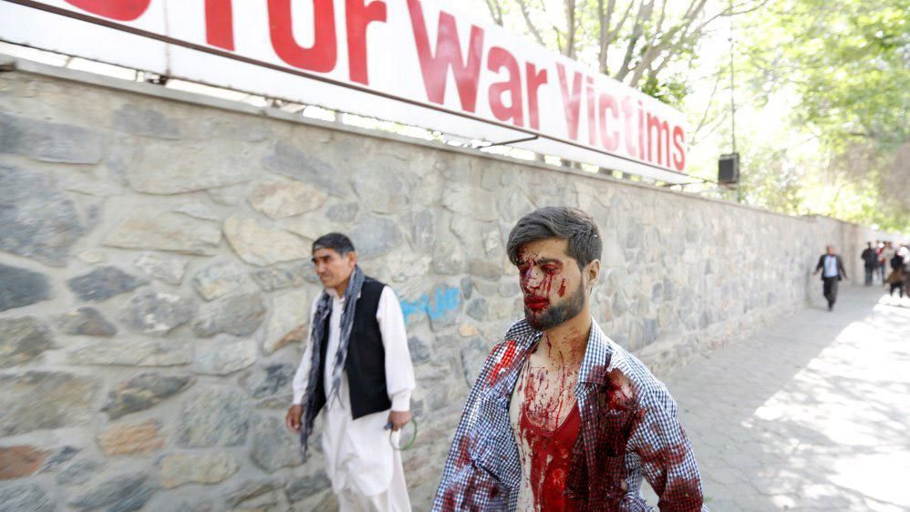 Число жертв взрыва возле посольства Германии в Афганистане резко возросло
