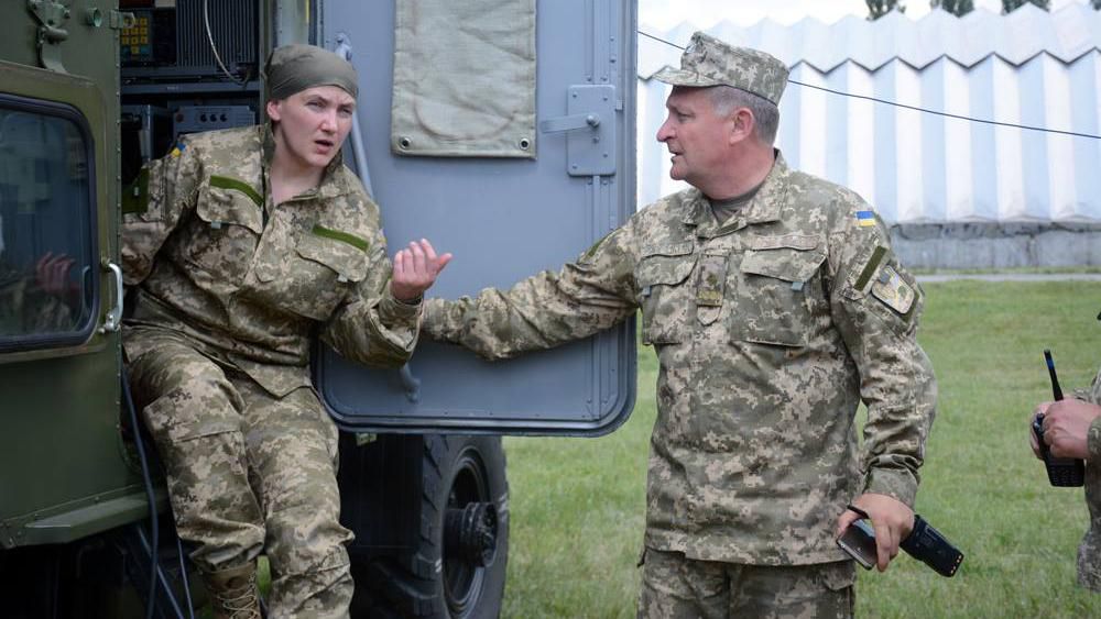 Савченко снова одела военную форму Савченко снова одела военную форму