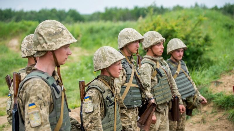 На Львовщине курсантов-первокурсников посвятили в артиллеристы: появилось видео