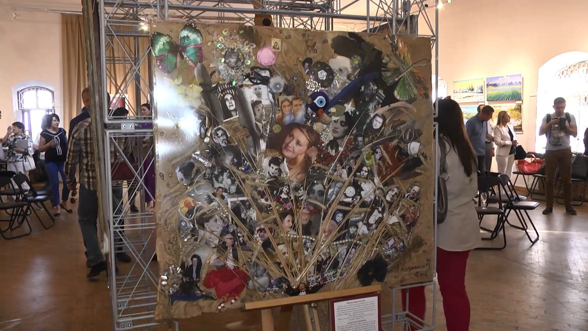 Виставка "конструктивний компроміс" відкрилася у Музеї книги у Києві Виставка "конструктивний компроміс" відкрилася у Музеї книги у Києві