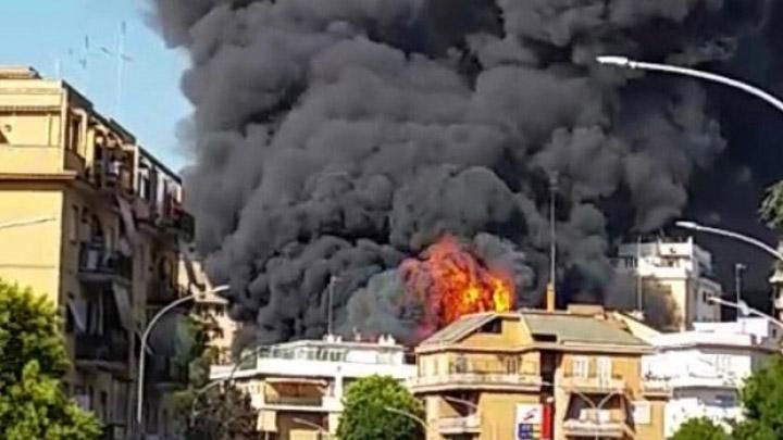 Ватикан накрив густий дим: з'явилися фото