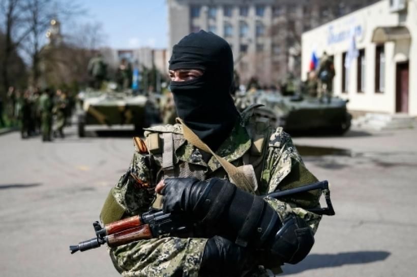 Російські військові на Донбасі викрадають місцеве населення та авто заради викупу, – розвідка