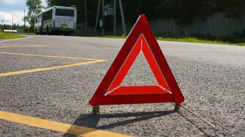 Рейсовий автобус з пасажирами перекинувся на Черкащині Рейсовий автобус з пасажирами перекинувся на Черкащині