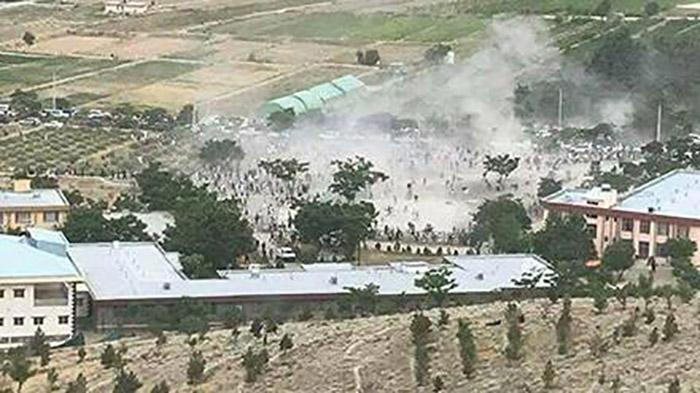На похороні жертв сутичок у Кабулі пролунали три вибухи, є загиблі