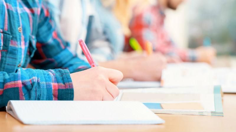 Порошекно подписал закон относительно квот для абитуриентов с оккупированных территорий Порошекно подписал закон относительно квот для абитуриентов с оккупированных территорий