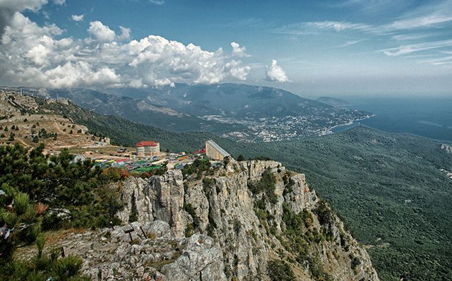 Элитные имения украинских олигархов в Крыму могут сравнять с землей Элитные имения украинских олигархов в Крыму могут сравнять с землей