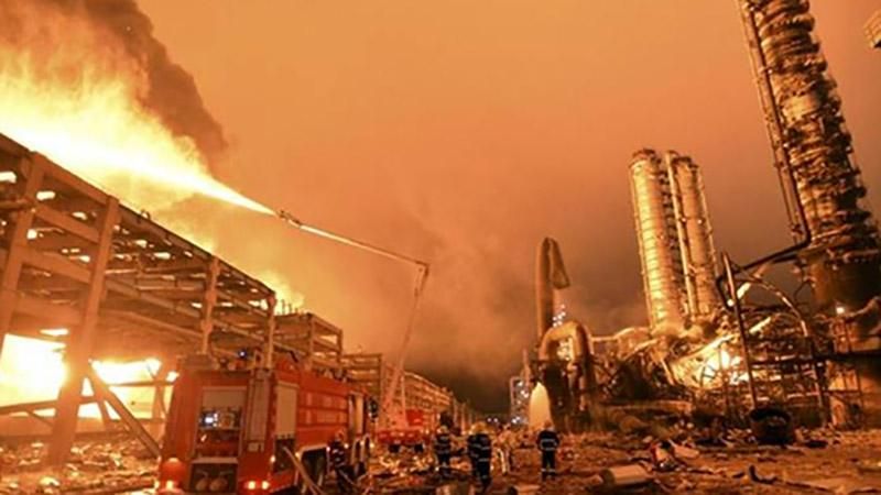 На нафтохімічному підприємстві у Китаї прогримів вибух, є загиблі На нафтохімічному підприємстві у Китаї прогримів вибух, є загиблі