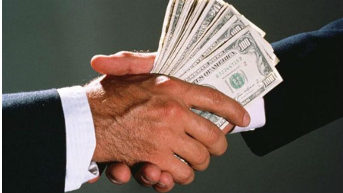 Сколько коррупционных схем приходятся на чиновников, – аудиторы "Deloitte" Сколько коррупционных схем приходятся на чиновников, – аудиторы "Deloitte"