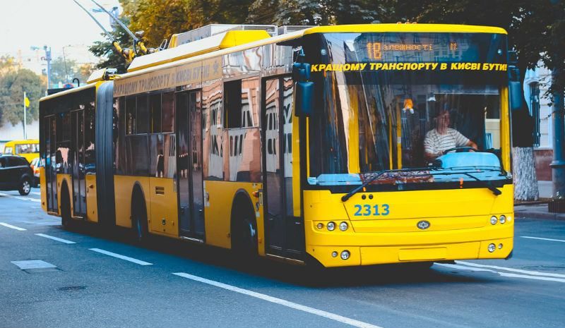 Компанія партнера Порошенка виграла півмільярдний тендер на поставку тролейбусів