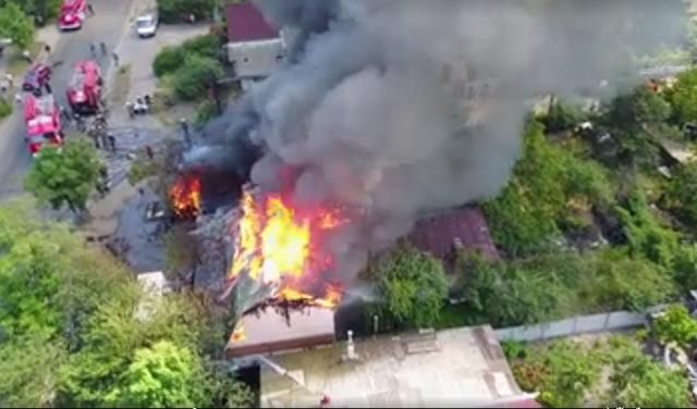 Огромный пожар в Киеве сняли с высоты птичьего полета