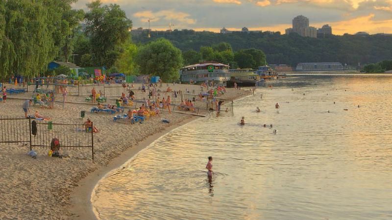 У Києві відкрили 11 пляжів, де можна купатись влітку У Києві відкрили 11 пляжів, де можна купатись влітку