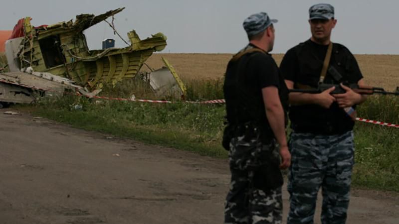 Журналіст опублікував фото російських солдат, які збивали малайзійський Boeing-777 Журналіст опублікував фото російських солдат, які збивали малайзійський Boeing-777
