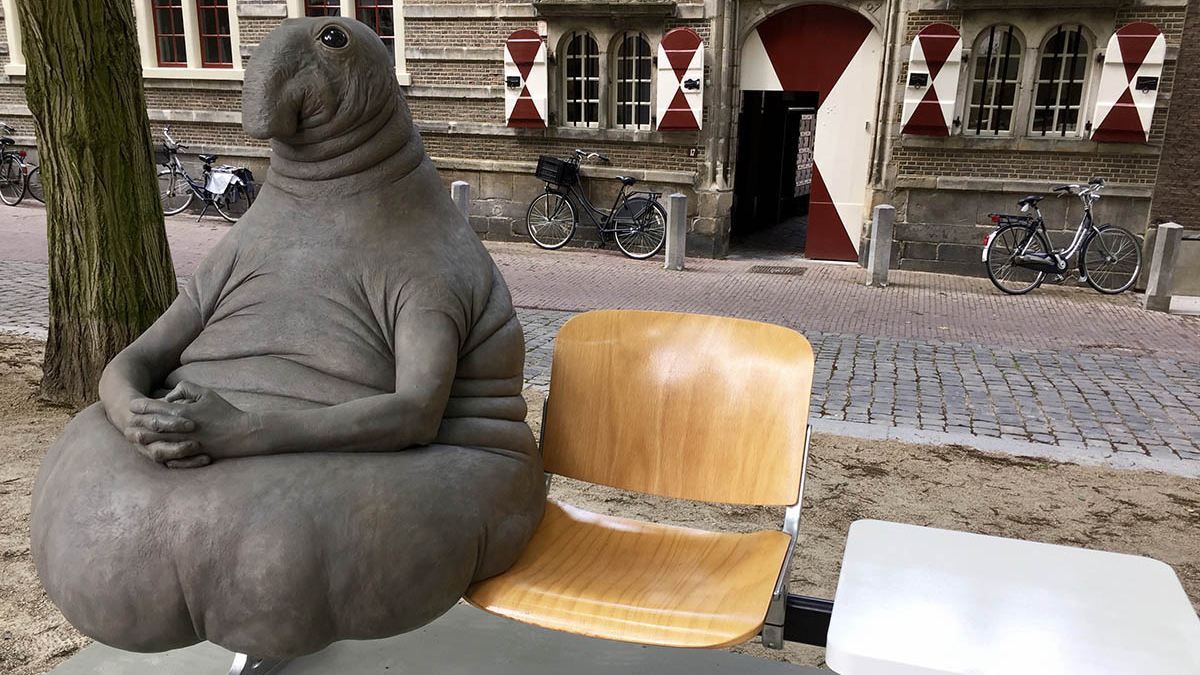 Бывшую резиденцию Януковича украсил известный мем Бывшую резиденцию Януковича украсил известный мем