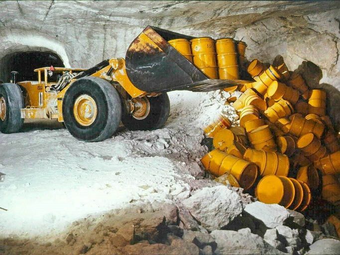 Кабмін без обговорення затвердив будівництво сховища ядерного палива неподалік Києва Кабмін без обговорення затвердив будівництво сховища ядерного палива неподалік Києва