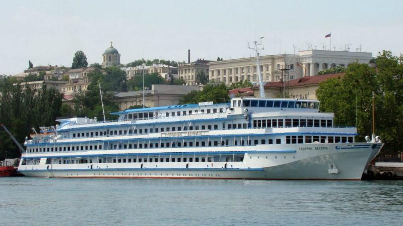 Лайнер Генерал Ватутин будет обслуживать туристов России