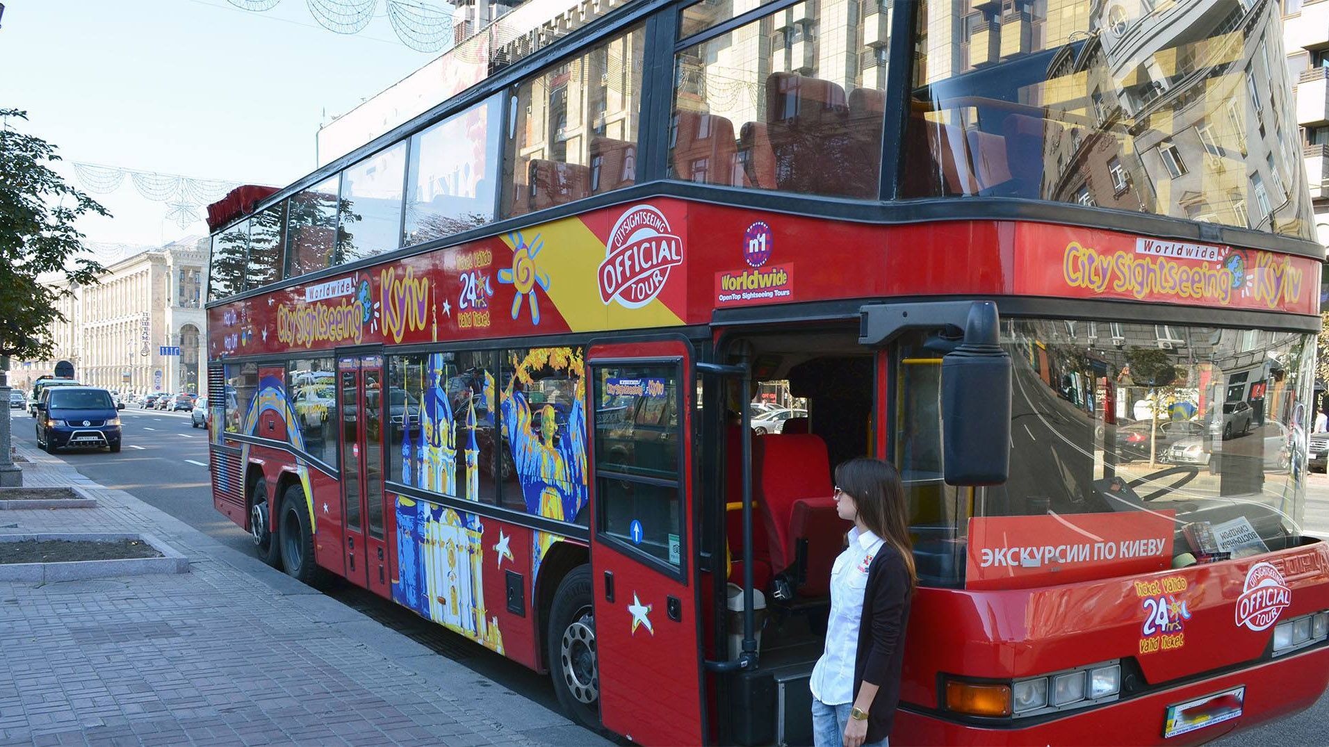 В Европу на кабриолете: в честь безвиза в Киеве устроят вечеринку в double-decker bus