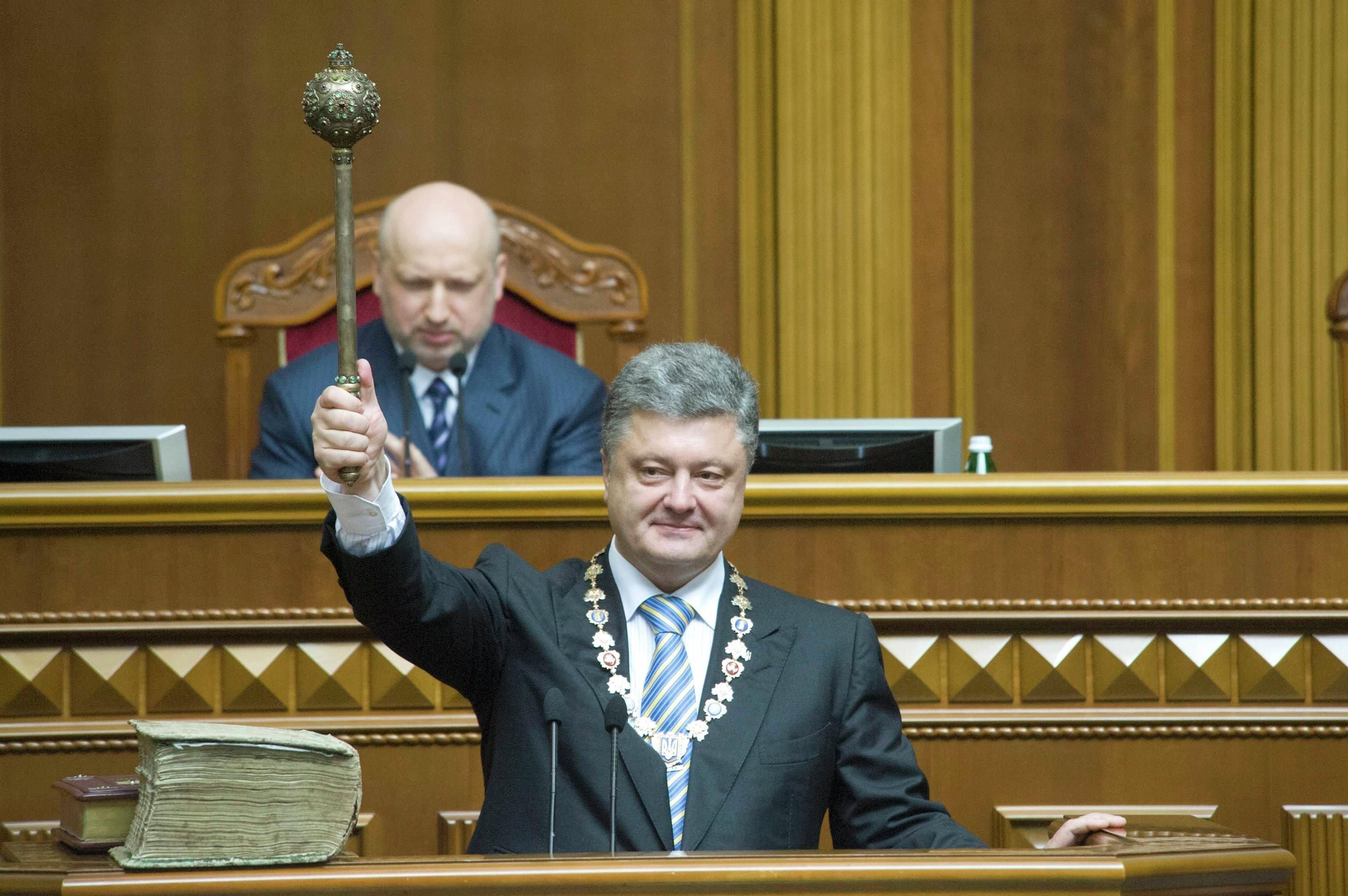 Три года президентства Порошенко: достижения и промахи