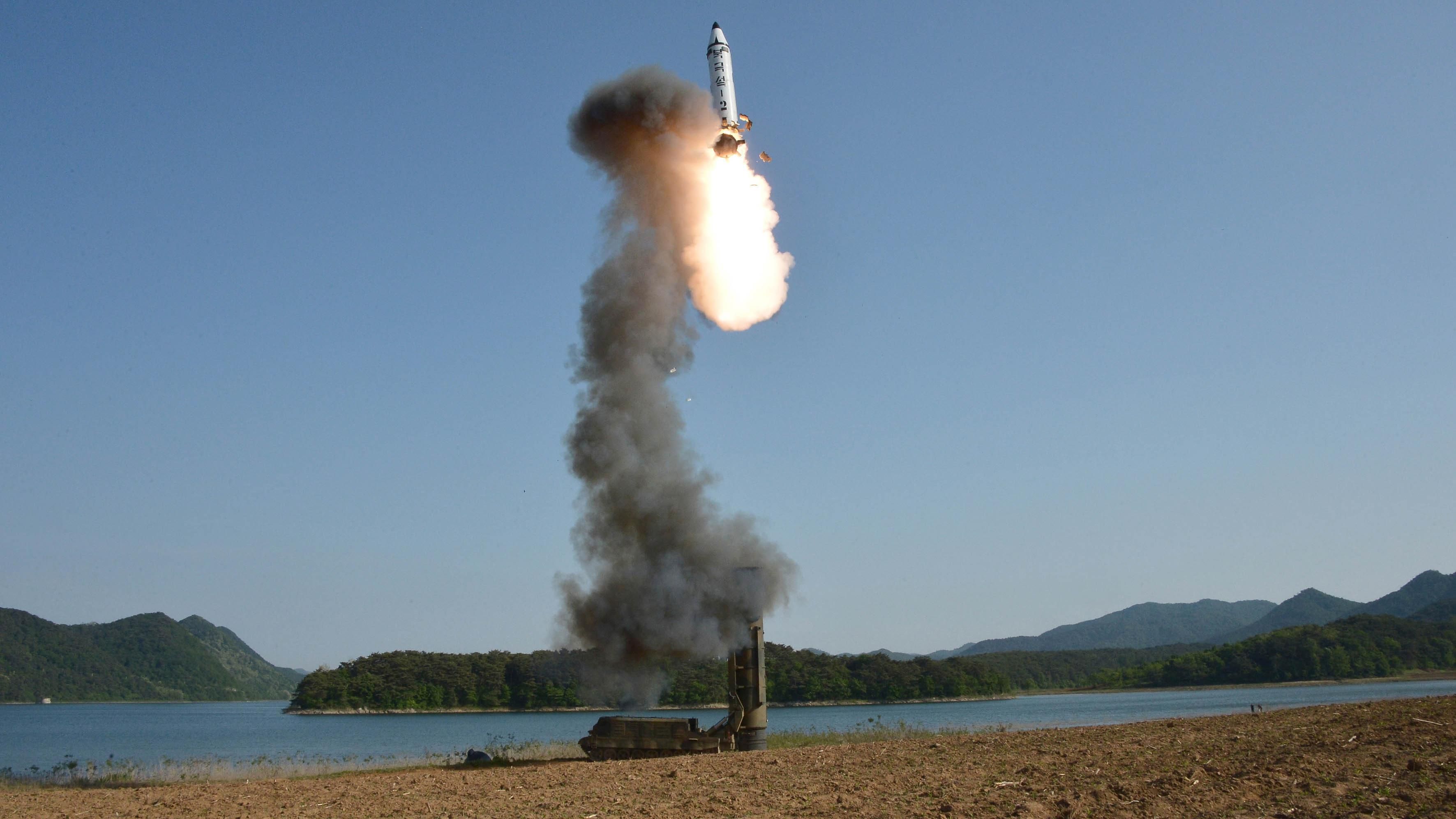 КНДР осуществила групповой запуск баллистических ракет