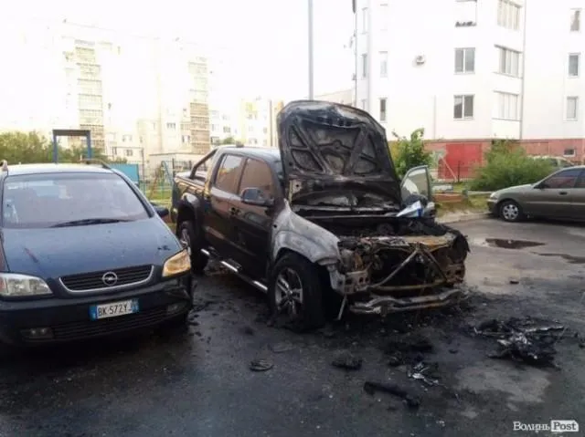 Авто нардепа Лапіна спалили у Луцьку