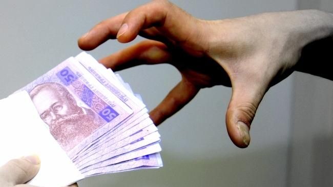 На Волині правоохоронці затримали суддю під час одержання хабара На Волині правоохоронці затримали суддю під час одержання хабара