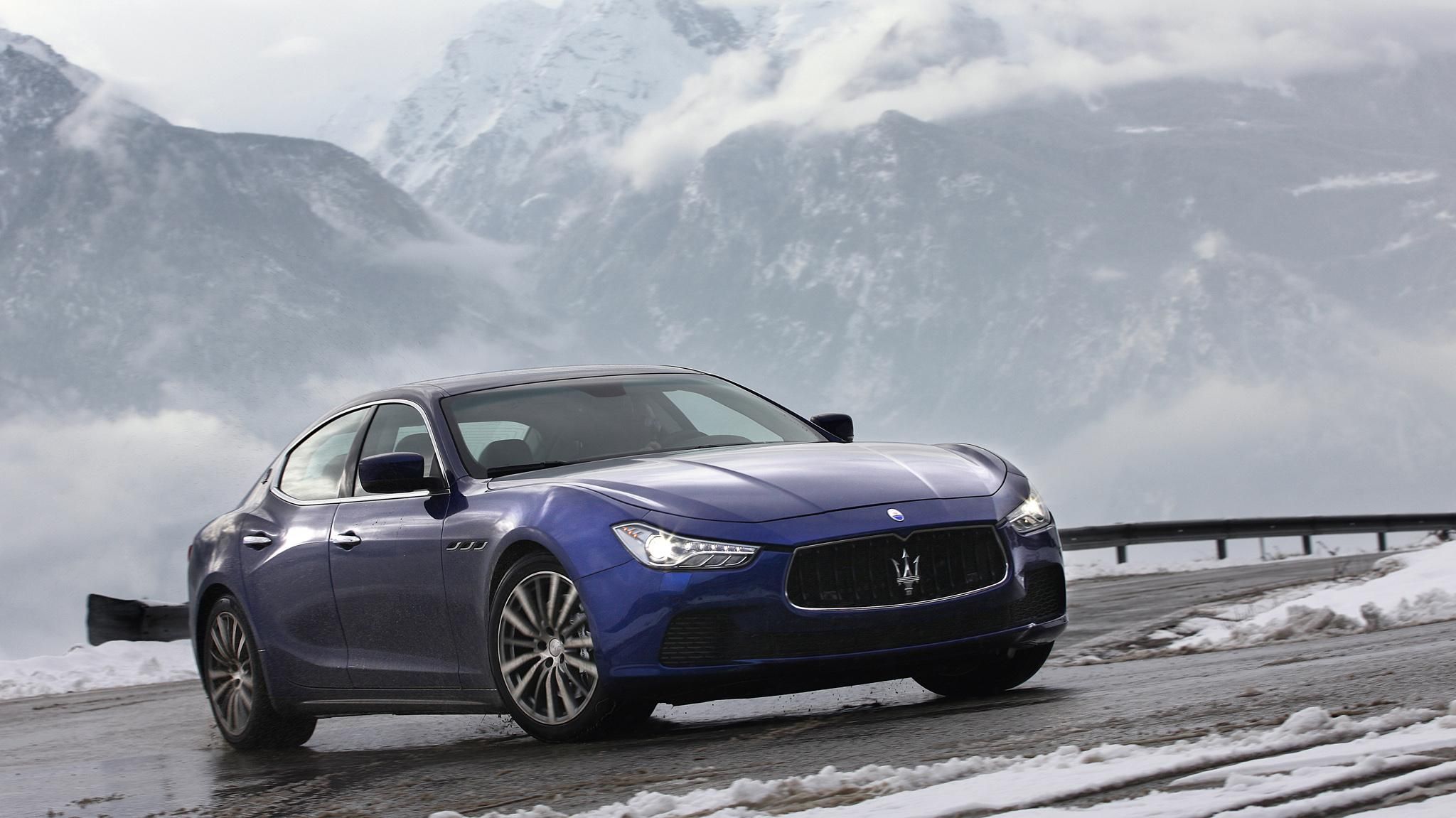 Скандальный налоговик в декретном отпуске приобрел Maserati за полцены и получил в подарок 18 помещений