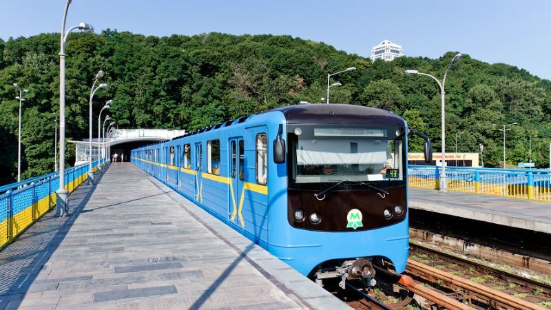 В Киеве планируют переименовать "синюю" ветку метро