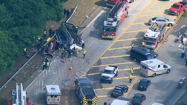 Автобус со студентами-миссионерами перевернулся в США: есть раненые и погибший Автобус со студентами-миссионерами перевернулся в США: есть раненые и погибший