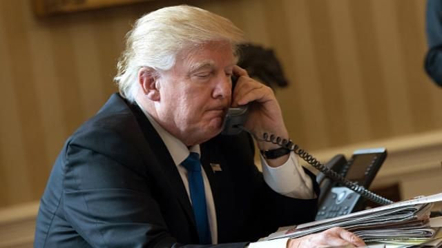 Адвокат Трампа запретил ему писать в Twitter после речи экс-главы ФБР Адвокат Трампа запретил ему писать в Twitter после речи экс-главы ФБР