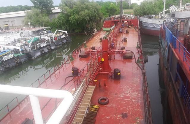 В Одесской области задержано судно, которое незаконно переправляло в Крым моряков