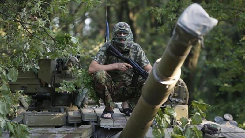 Горячее видео с фронта: украинские воины показали, как по ним бьют террористы