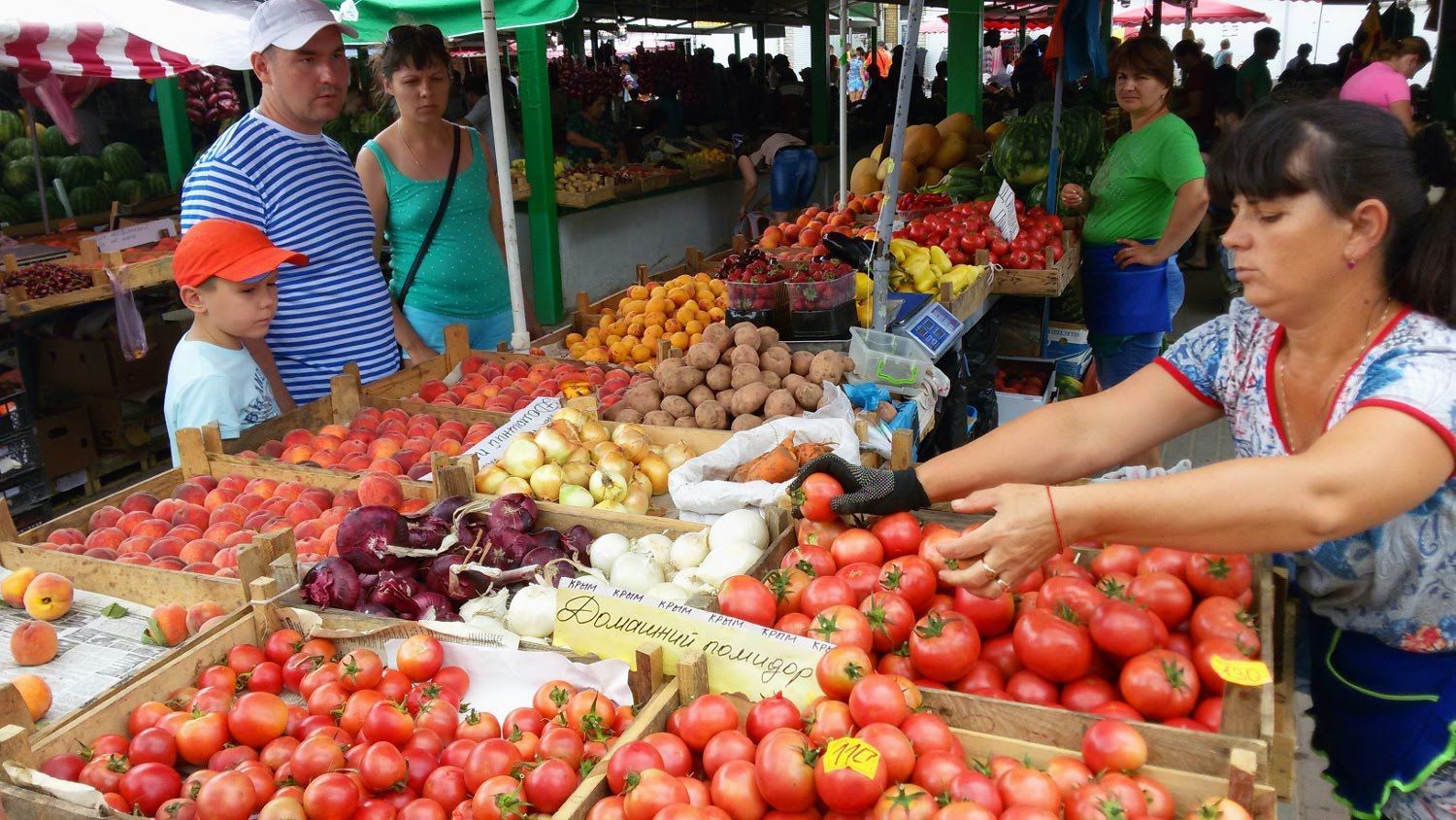 Полуниця по 98 гривень за кілограм: як шокують ціни у курортному Судаку Полуниця по 98 гривень за кілограм: як шокують ціни у курортному Судаку