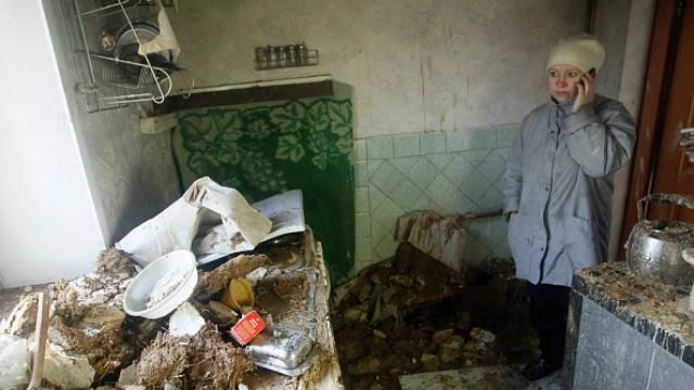 Боевики полночи цинично били по гражданским в Донецкой области: есть раненые Боевики полночи цинично били по гражданским в Донецкой области: есть раненые