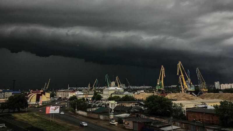 На Росію знову налетів потужний ураган та смерч: моторошні відео стихії 