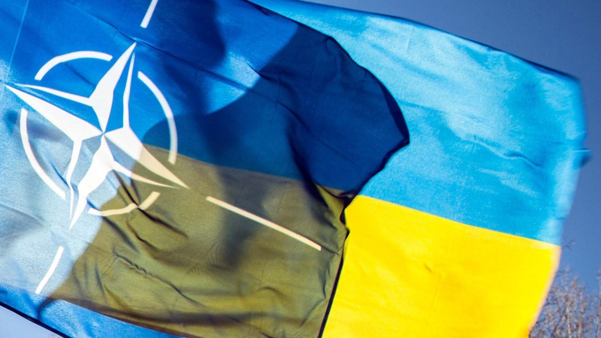 Луценко объяснила, почему НАТО пока не берет Украину в свой состав Луценко объяснила, почему НАТО пока не берет Украину в свой состав